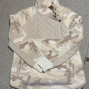 Abercrombie Asymmetrical Snap Fleece - White Camouflage